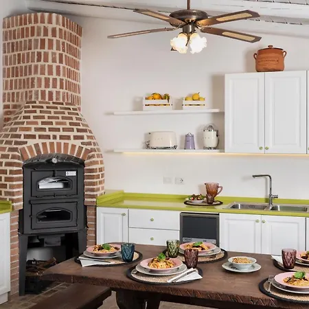 La Foresteria Di Maestina Couette-café Barcellona-Pozzo di Gotto